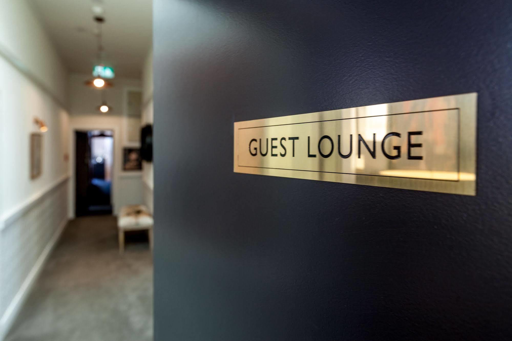 The State Hotel New Plymouth Extérieur photo