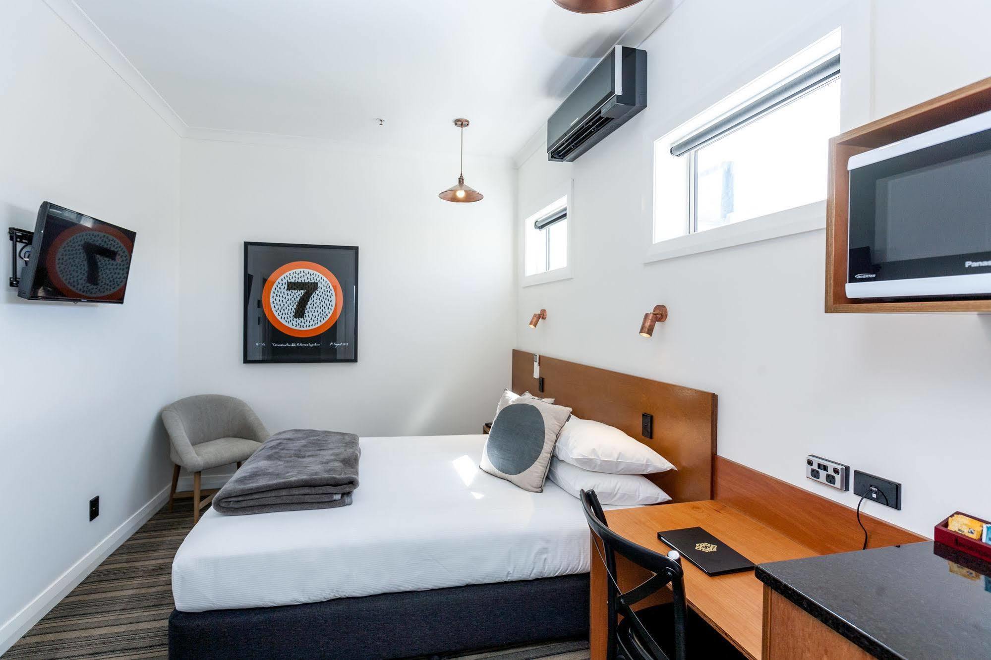 The State Hotel New Plymouth Extérieur photo