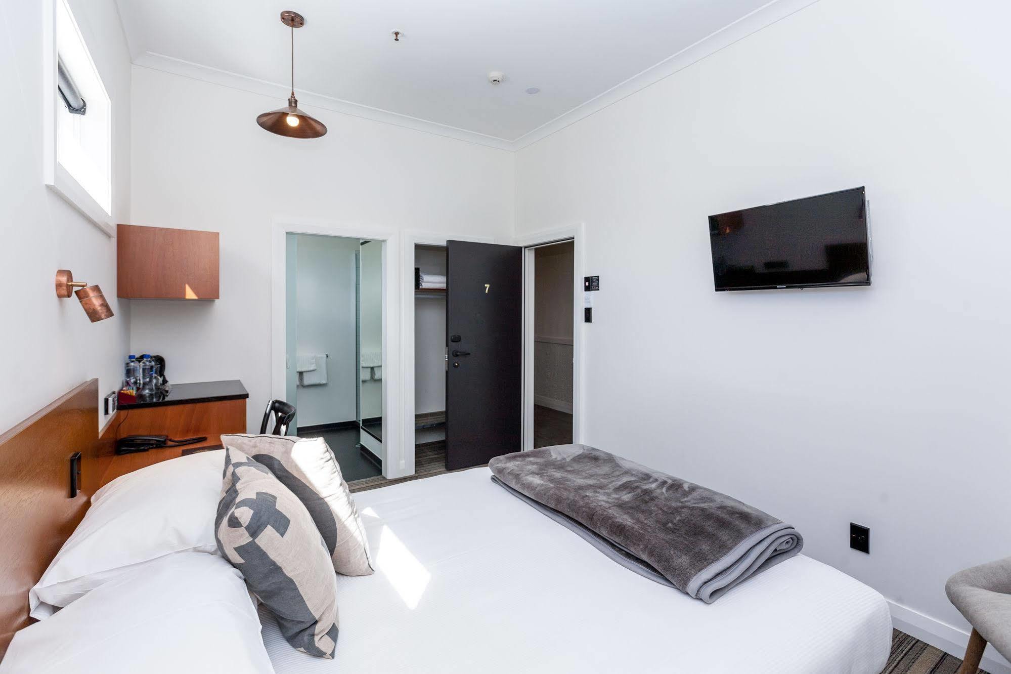 The State Hotel New Plymouth Extérieur photo