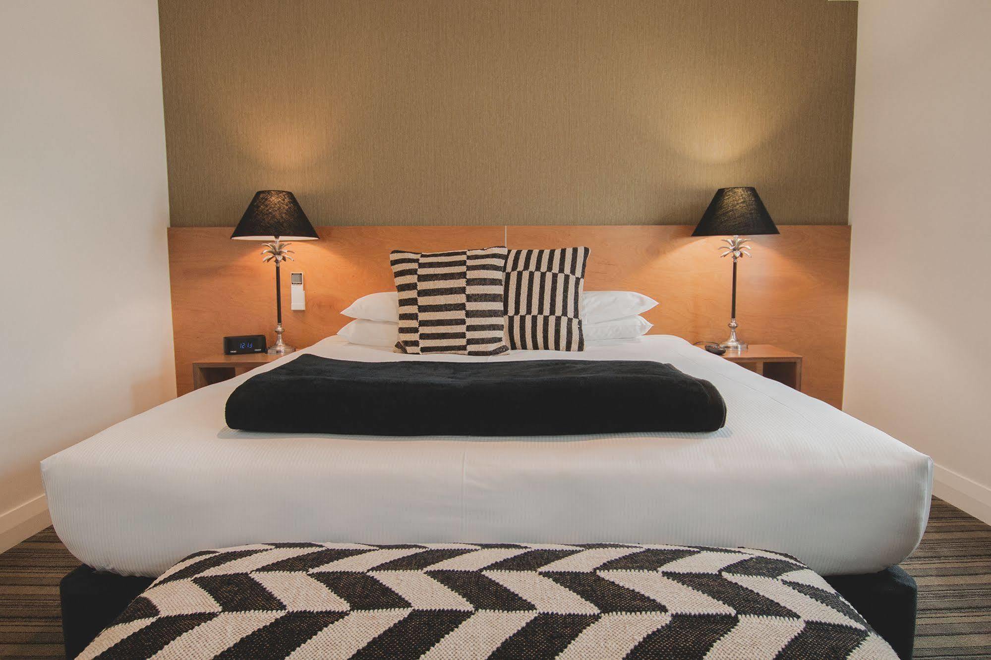 The State Hotel New Plymouth Extérieur photo
